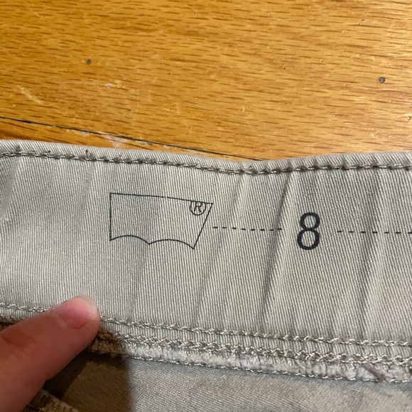 Levi’s skinny khaki pants size 8 - Picture 7 of 8